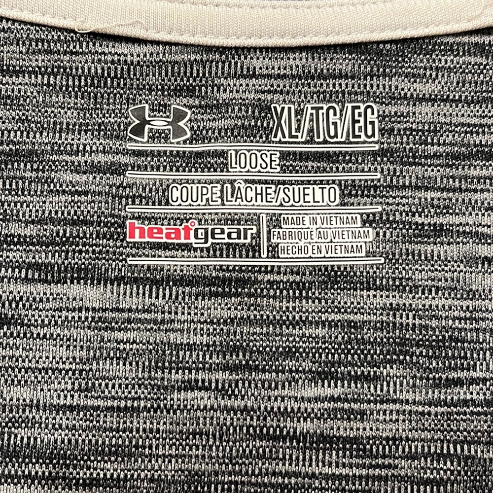 Under Armour Women’s HeatGear Shirt - Picture 3 of 7